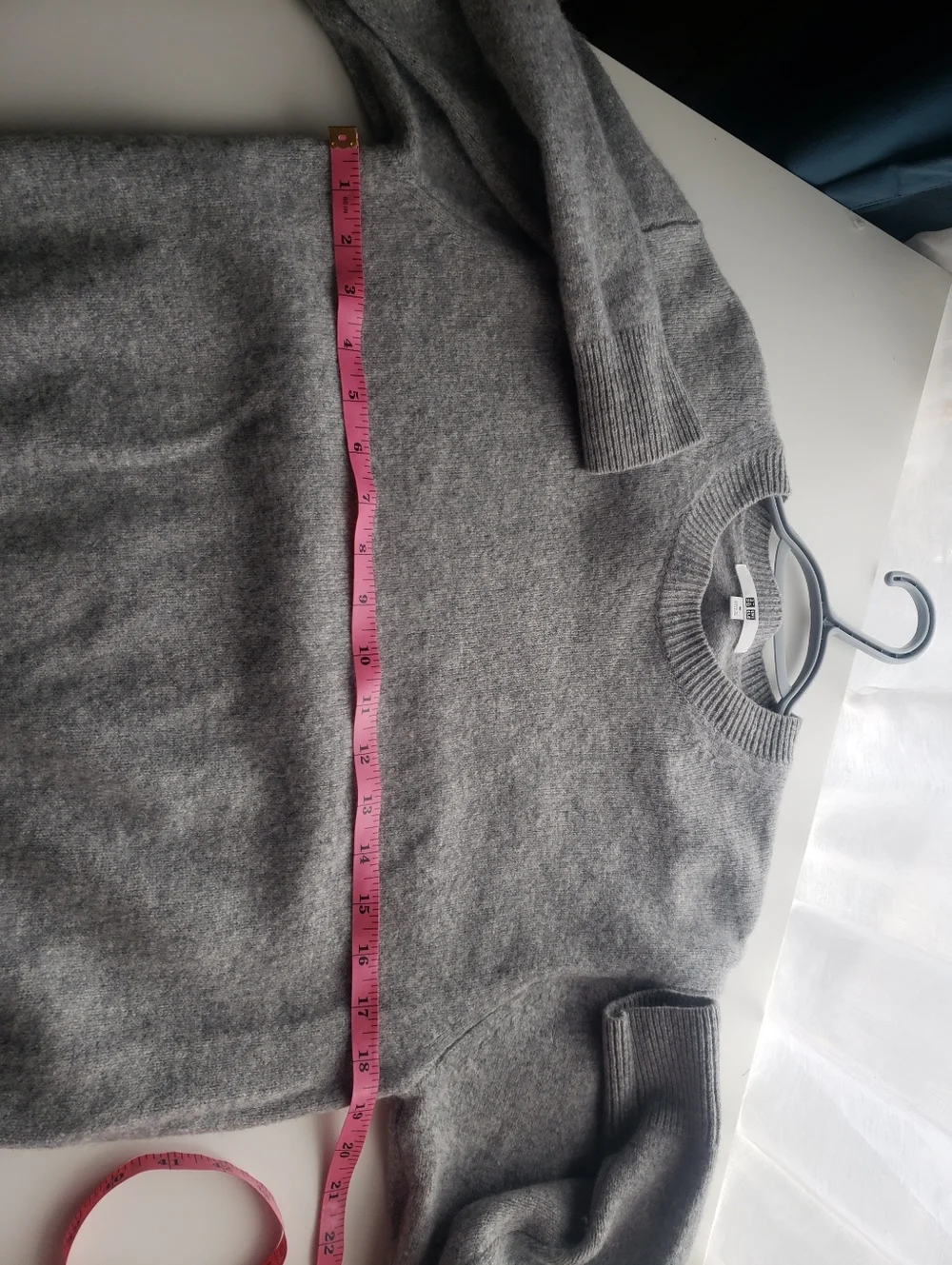 Uniqlo Gray Crewneck Sweater - Picture 7 of 9